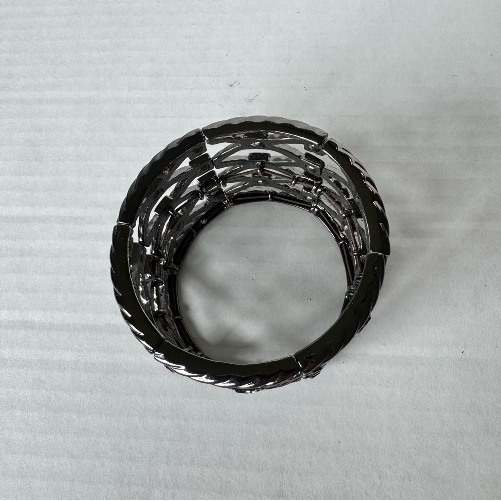 Lia Sophia Monte Carlo Bracelet Hematite Tone Cut Crystals Stretch 2” Wide - Picture 4 of 5